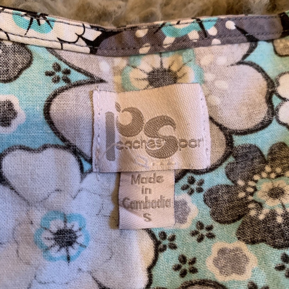 Scrub jacket top